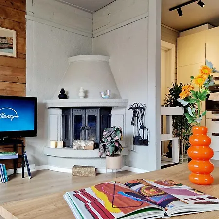 Historic Townhouse - 2 Baths 3 Floors 100 Percent Charm *