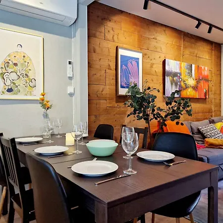 Historic Townhouse - 2 Baths 3 Floors 100 Percent Charm * Bergen