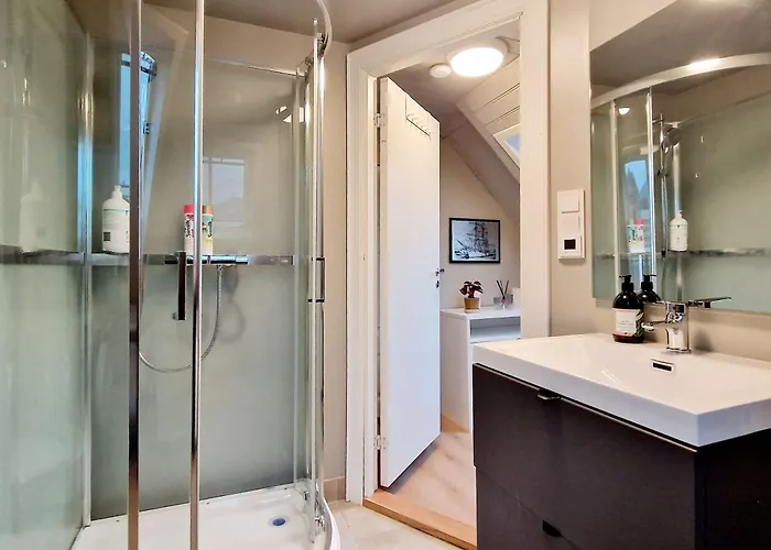 Historic Townhouse - 2 Baths 3 Floors 100 Percent Charm 펜션 *