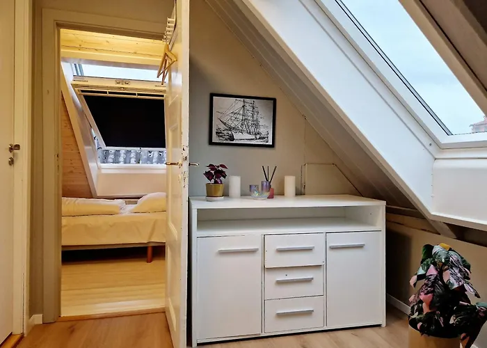 Historic Townhouse - 2 Baths 3 Floors 100 Percent Charm 펜션