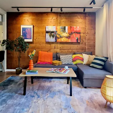 Historic Townhouse - 2 Baths 3 Floors 100 Percent Charm Μπέργκεν