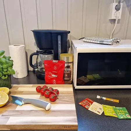 Historic Townhouse - 2 Baths 3 Floors 100 Percent Charm *